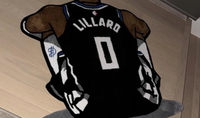 激励并警醒自己，利拉德将跟腱受伤的画面印在自家地毯上