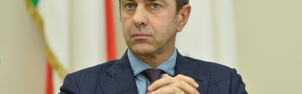 科斯塔库塔提醒巴尔泰萨吉：当时不应该等球，而应该主动去争球